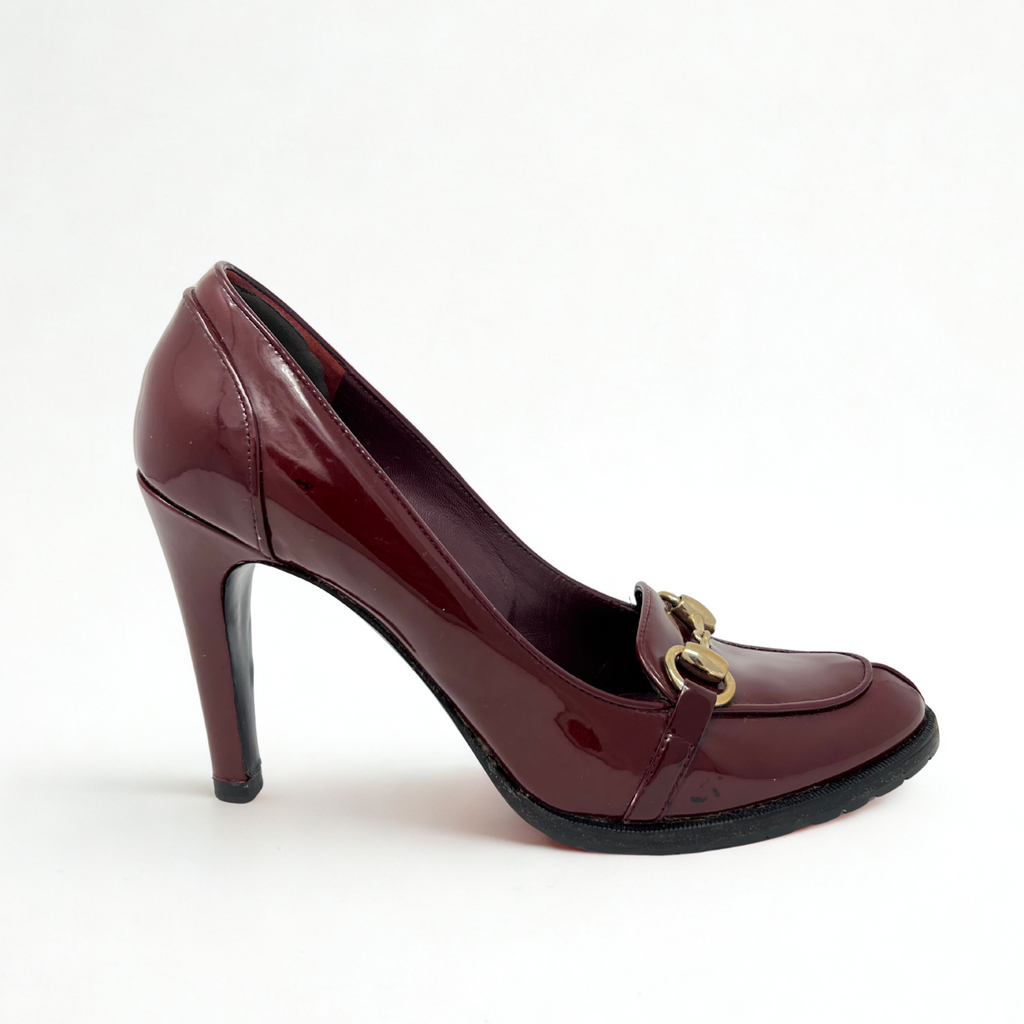 Vintage Gucci burgundy patent leather heeled loafers with gold-tone horsebit, Tom Ford-era design