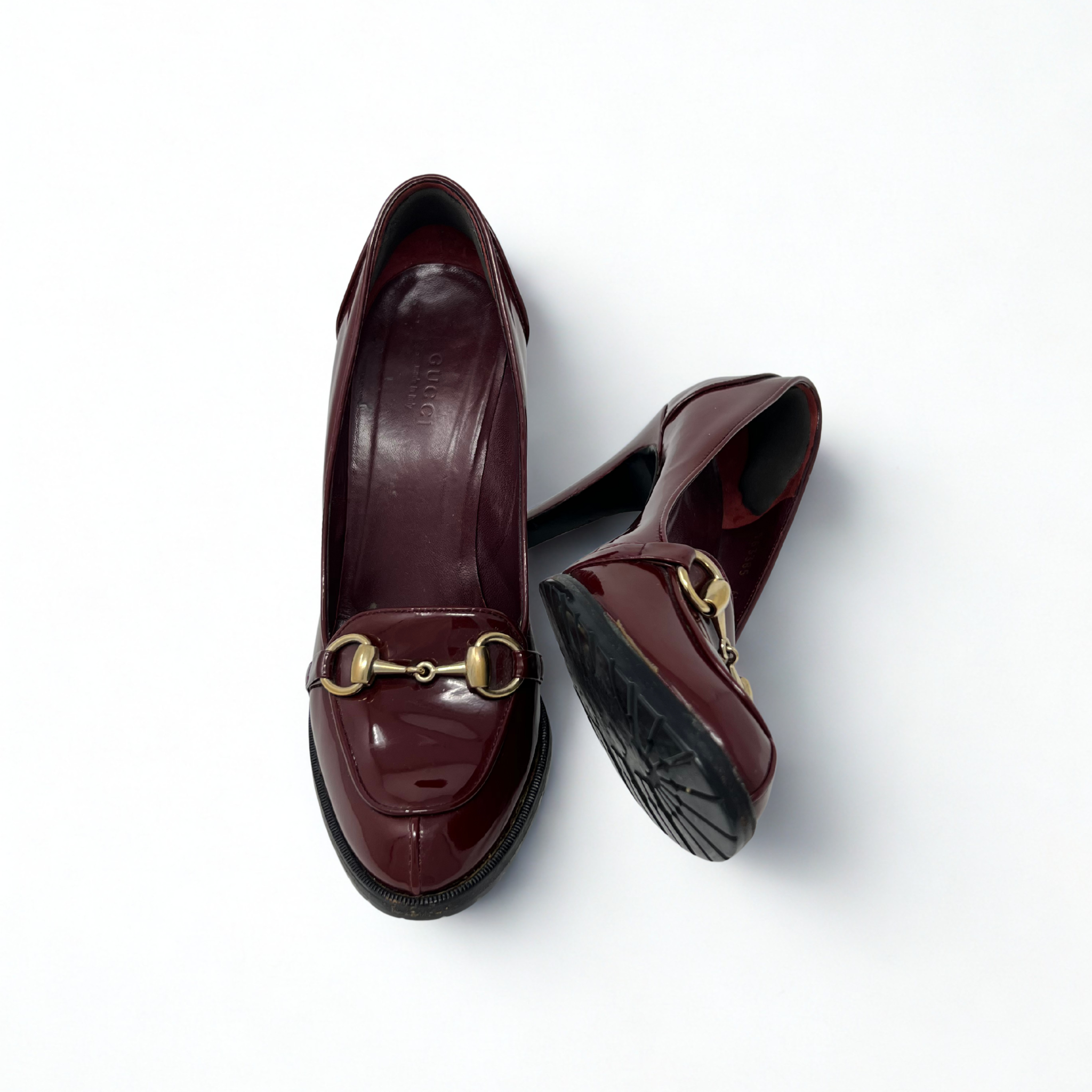 Vintage Gucci burgundy patent leather heeled loafers with gold-tone horsebit, Tom Ford-era design