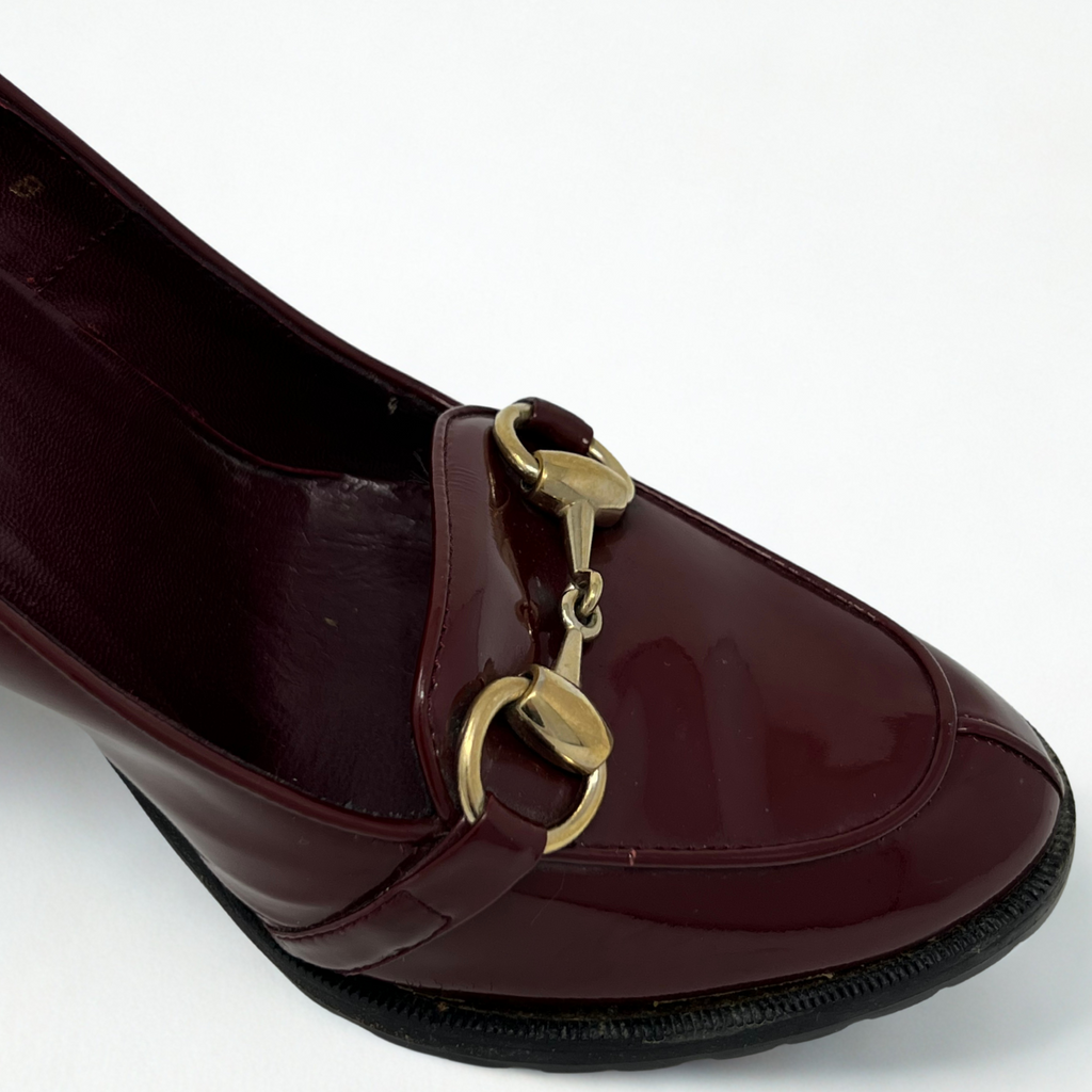 Vintage Gucci burgundy patent leather heeled loafers with gold-tone horsebit, Tom Ford-era design